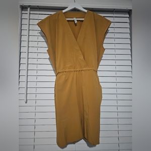 ATHLETA Marlow Tuscan Gold Yellow V Neck Casual Romper Size L